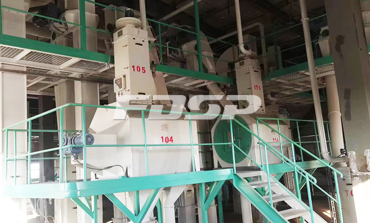 कुलुन बैनर, इनर मंगोलिया (图4) में 180,000 टन के वार्षिक उत्पादन के साथ पशुधन और कुक्कुट + जुगाली करने वाले फ़ीड उत्पादन लाइन की कमीशनिंग पूरी की गई। सफाई 2.jpg