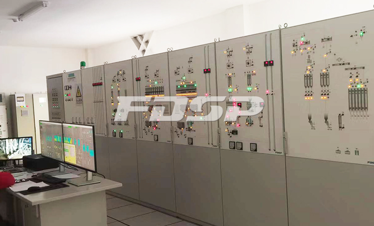 कुलुन बैनर, इनर मंगोलिया (图9) में 180,000 टन के वार्षिक उत्पादन के साथ पशुधन और कुक्कुट + जुगाली करने वाले फ़ीड उत्पादन लाइन की कमीशनिंग पूरी की गई। इलेक्ट्रॉनिक नियंत्रण प्रणाली.jpg