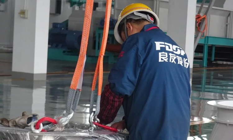 FDSP 300,000 टन प्रति वर्ष पूर्व-मिश्रित चीनी उपकरणों का पूरा सेट "To" Lianyungang . भेजा जाता है